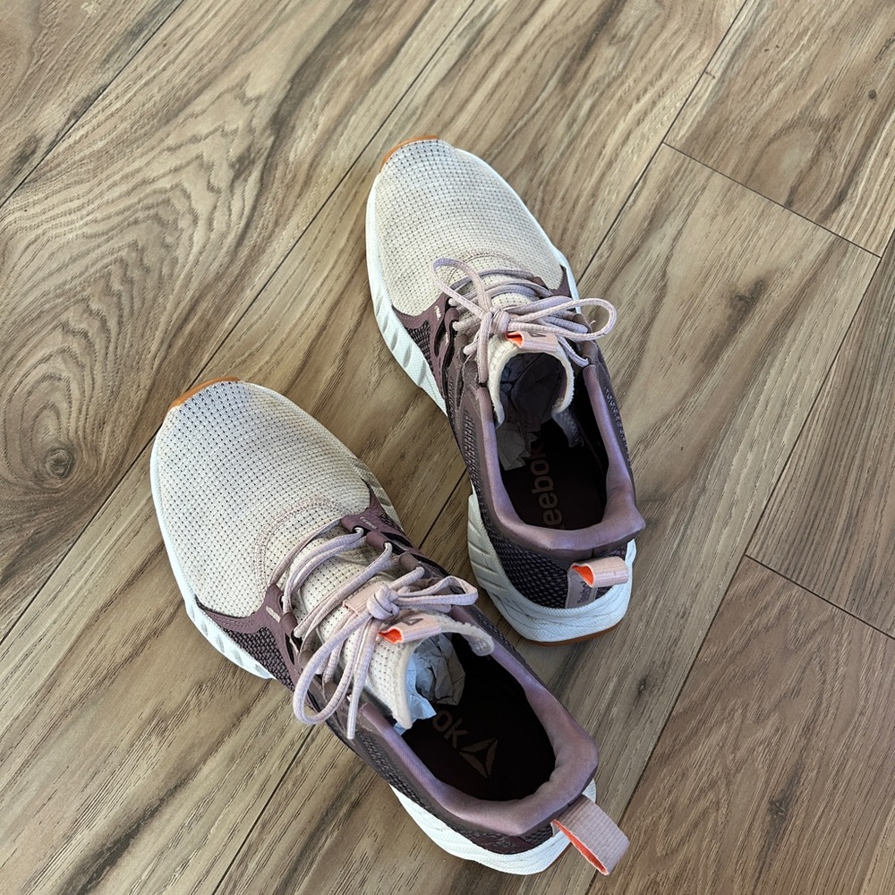 Reebok Sneakers